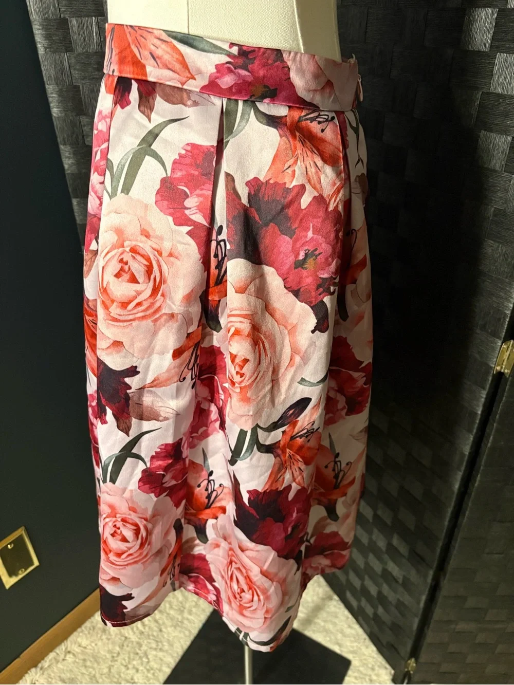 Charlotte Russe Pleated Floral Satin Midi Skirt Pink Red Peony Rose